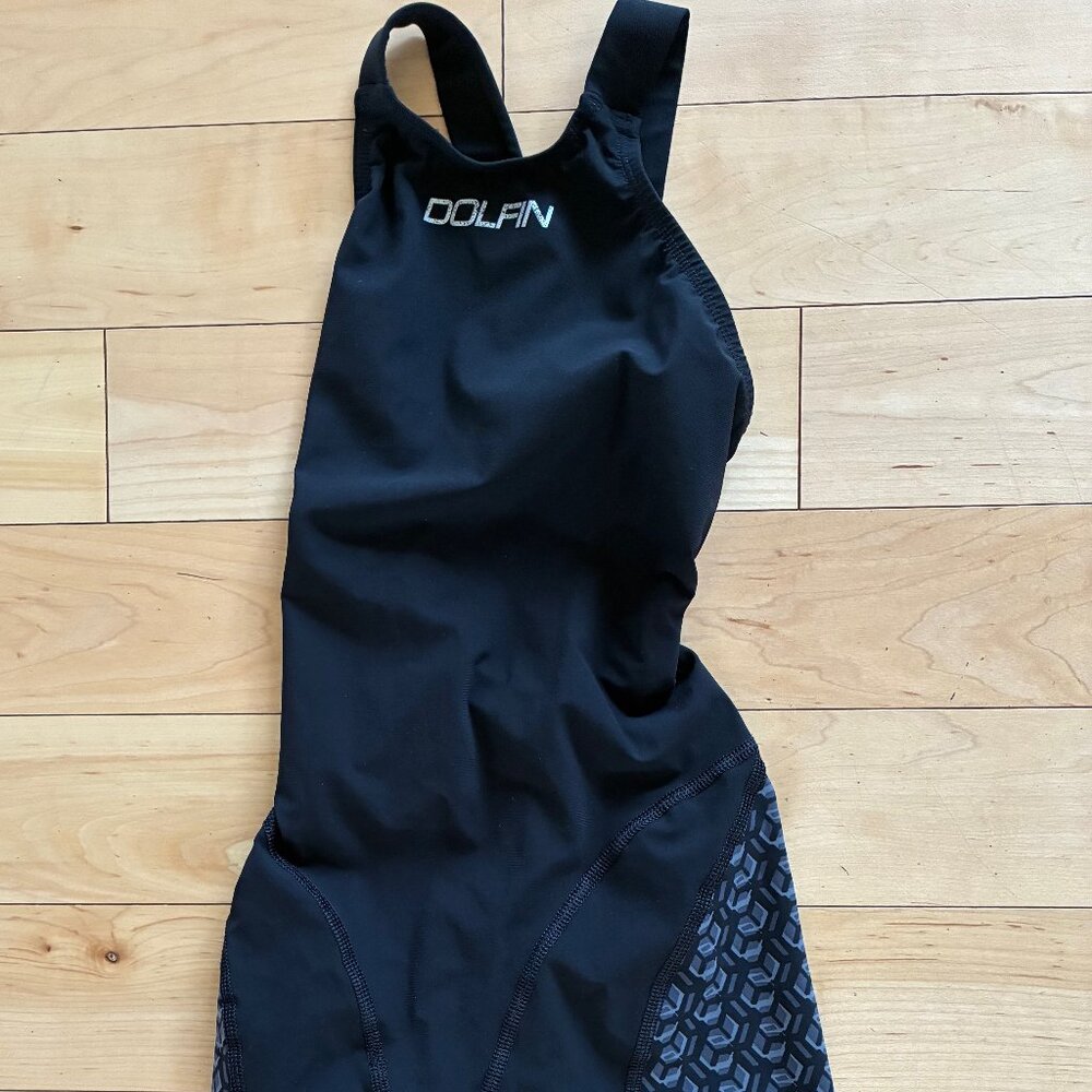 Dolfin Firststrike Kneeskin 12&U excellent condition size 18